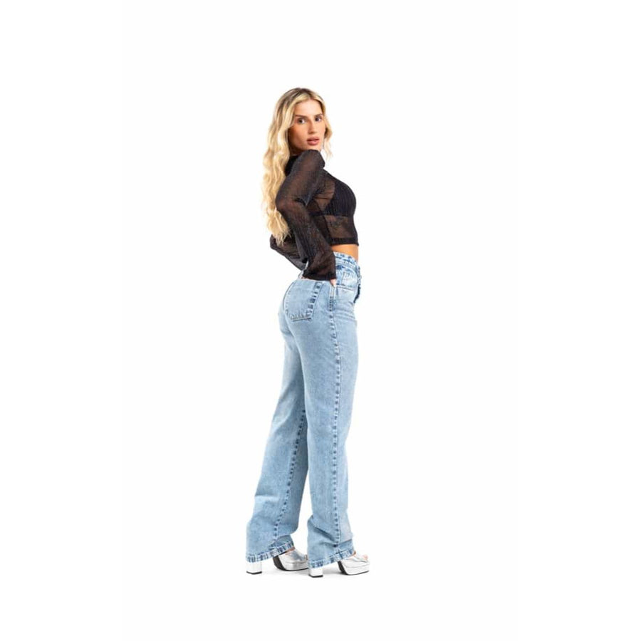 Cropped Legacy 3 Negro